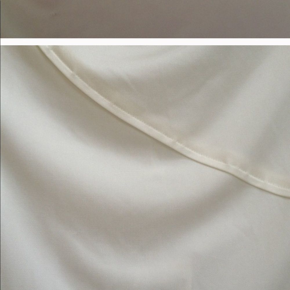 Armani Collezioni Ivory Jersey Blouse 2 NWT - Picture 4 of 6